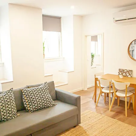 Modern Downtown Daire *