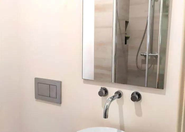 Modern Downtown Apartment